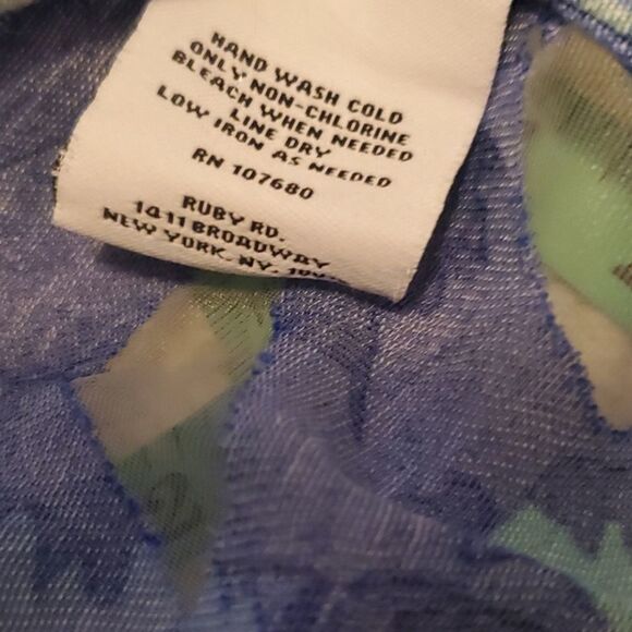 Ruby Rd favorites blue multicolor button crop top - Picture 9 of 12